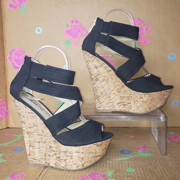 JustFab Shoes - JUST FAB BLACK PLATFORM CORK SANDALS SIZE 7